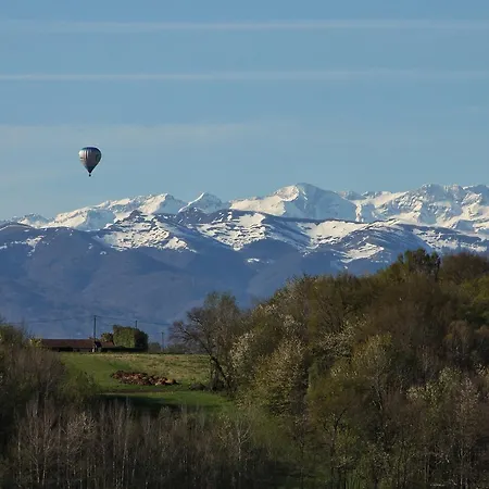 Le Couloume Pyrenees Bed & Breakfast