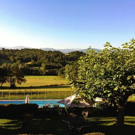 Le Couloume Pyrenees Bed & Breakfast *